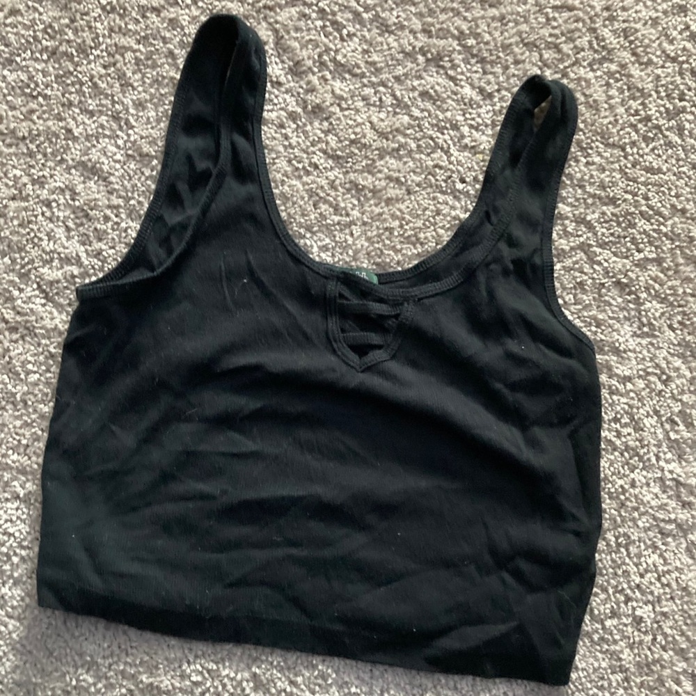 Cropped black tank top